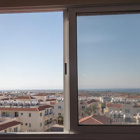 Frank Holidays Apartment Paralimni