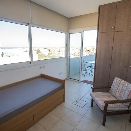 Frank Holidays Apartment Paralimni